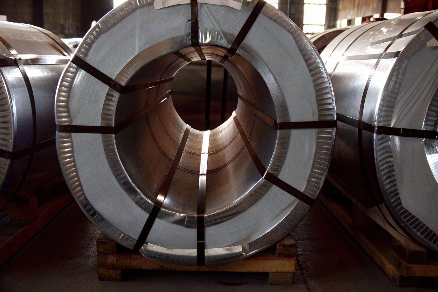 Seaworthy packing of electrolytic tin plate coils ready for export