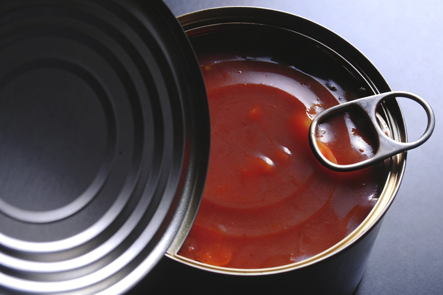 Unsafe food can illustration